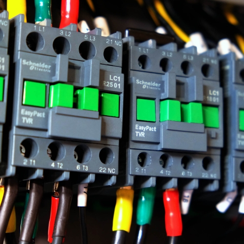 Κοχλιωτός συμπιεστής 3 σε 1 11 kW | 1500 l/min | Δεξαμενή 500 l και αφυγραντήρας